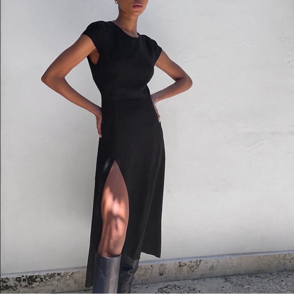 Aritzia Babaton Hamptons Midi Dress in Pure Indigo Navy